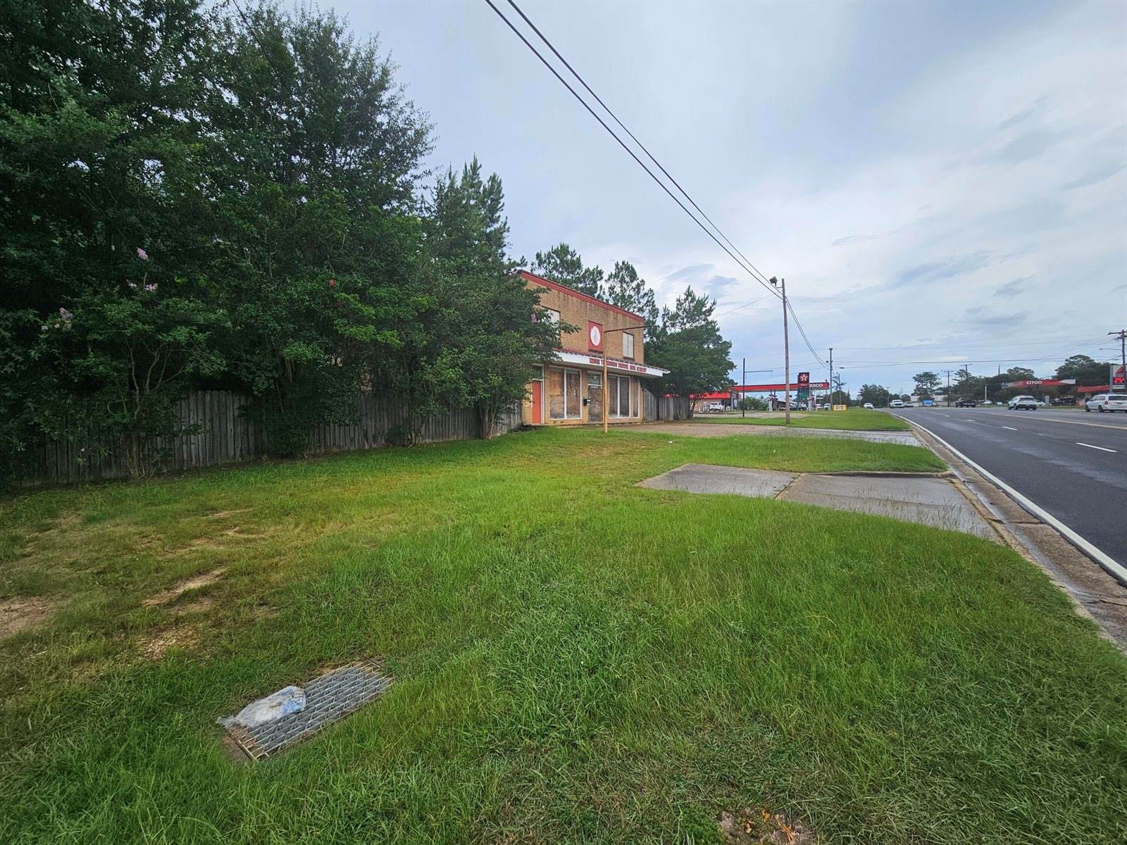 E 1st St, DeRidder, LA 70634