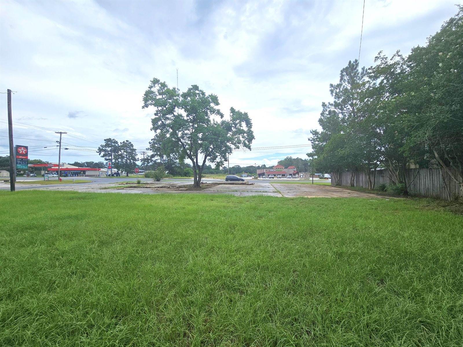 E 1st St, DeRidder, LA 70634