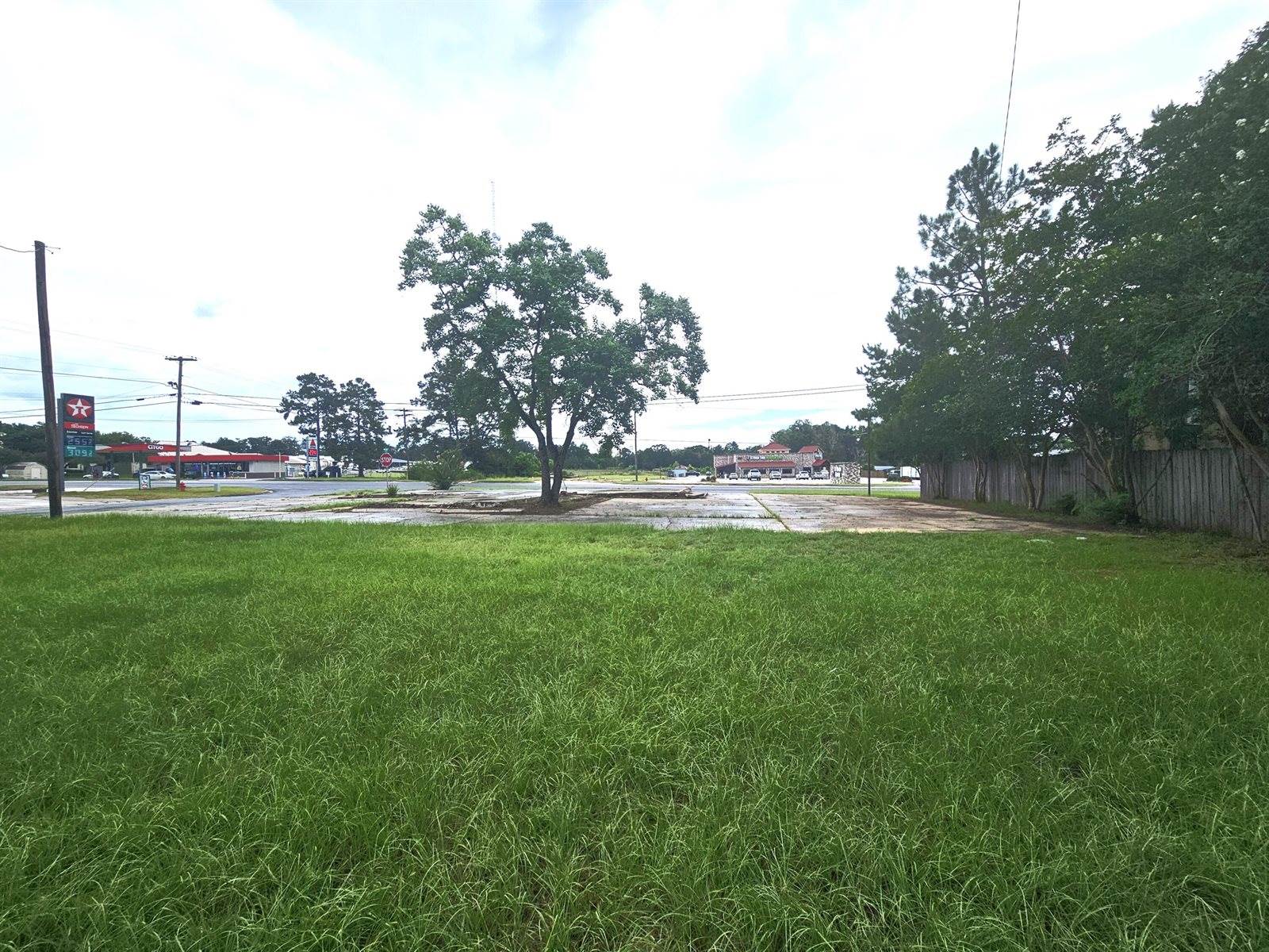 E 1st St, DeRidder, LA 70634