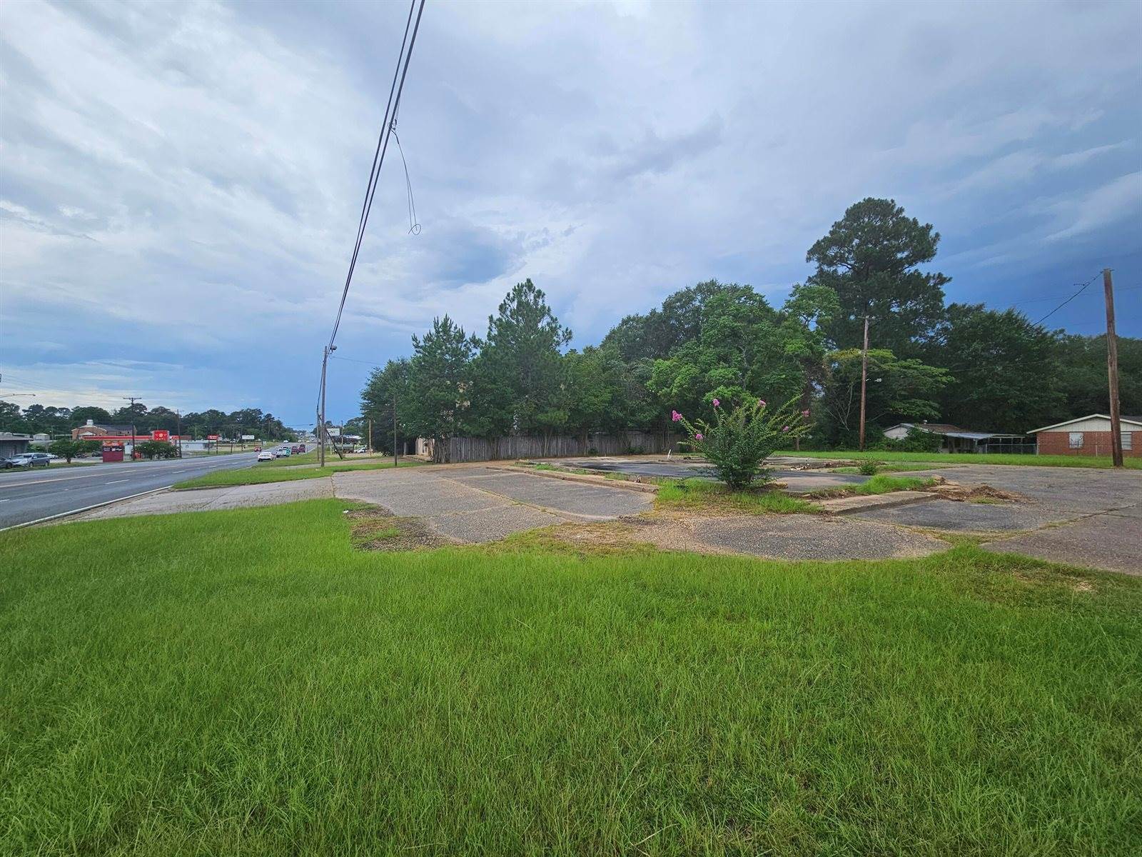E 1st St, DeRidder, LA 70634