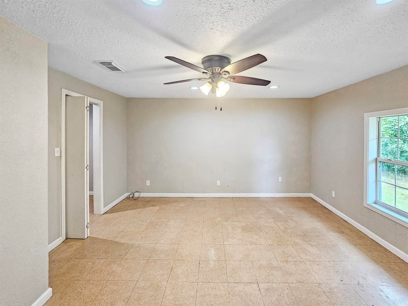 1012 Mc Arthur St, DeRidder, LA 70634