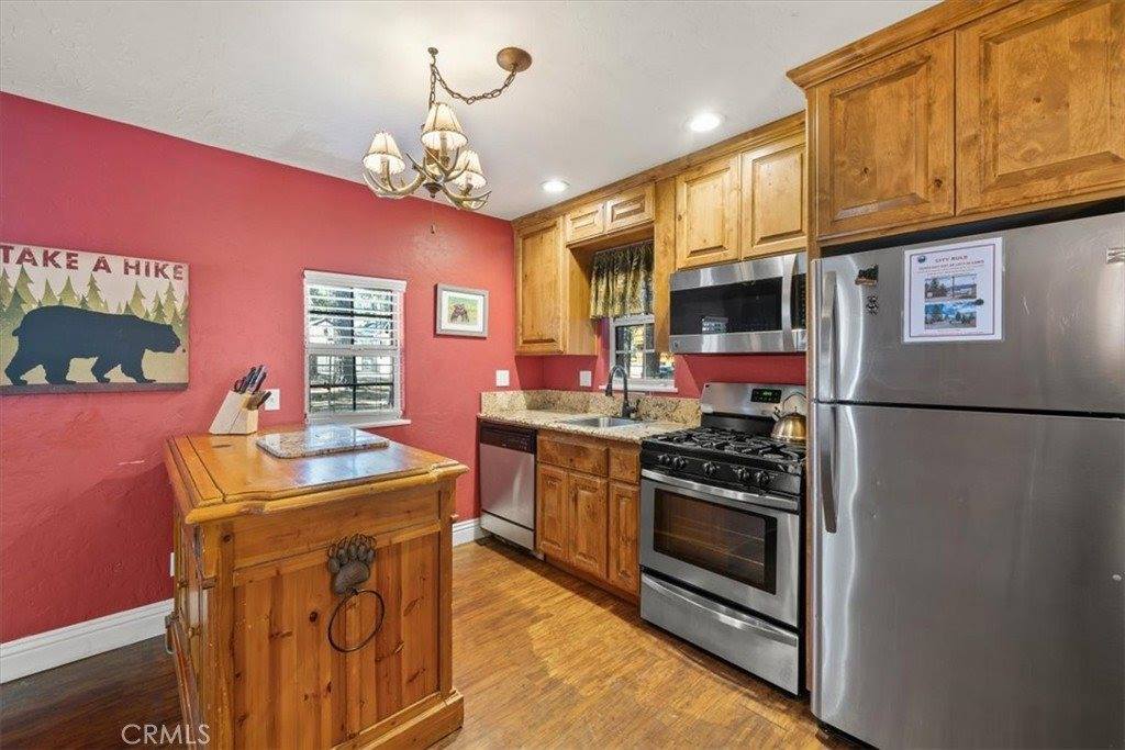 450 Georgia Street, Big Bear Lake, CA 92315