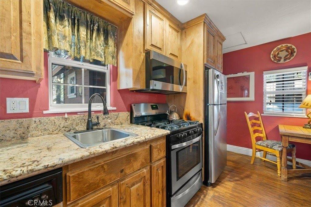 450 Georgia Street, Big Bear Lake, CA 92315