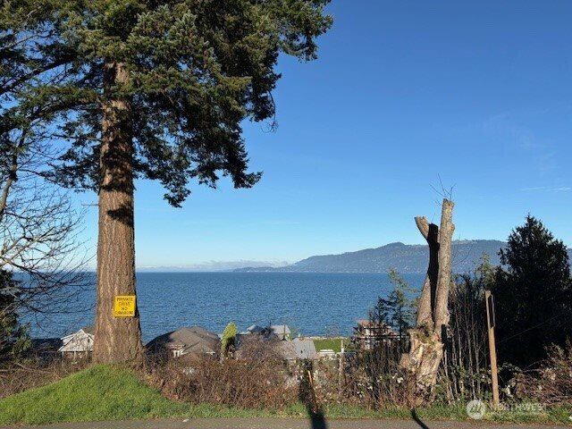 4904 Roney Road, Bow, WA 98232