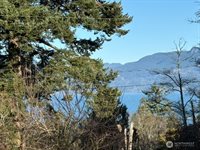 4904 Roney Road, Bow, WA 98232