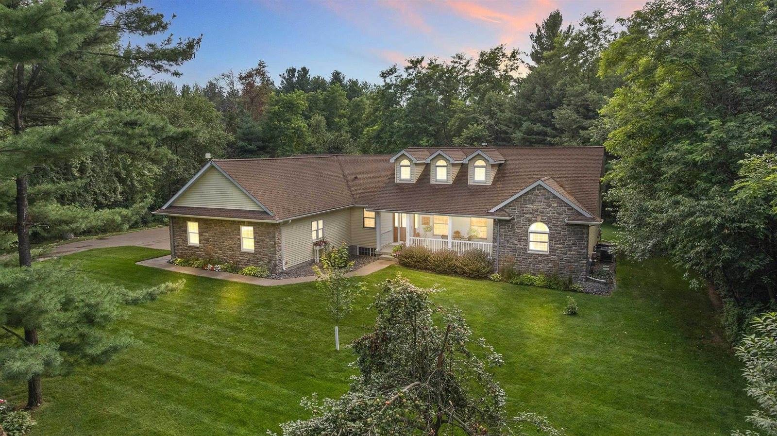 1868 Serafin Court, Junction City, WI 54443