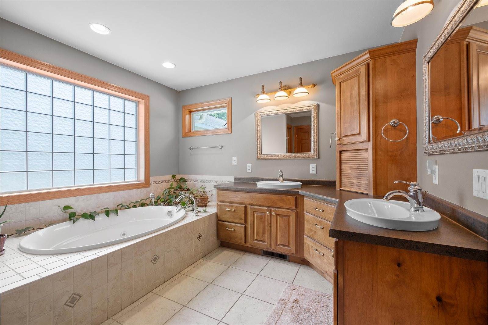 1868 Serafin Court, Junction City, WI 54443