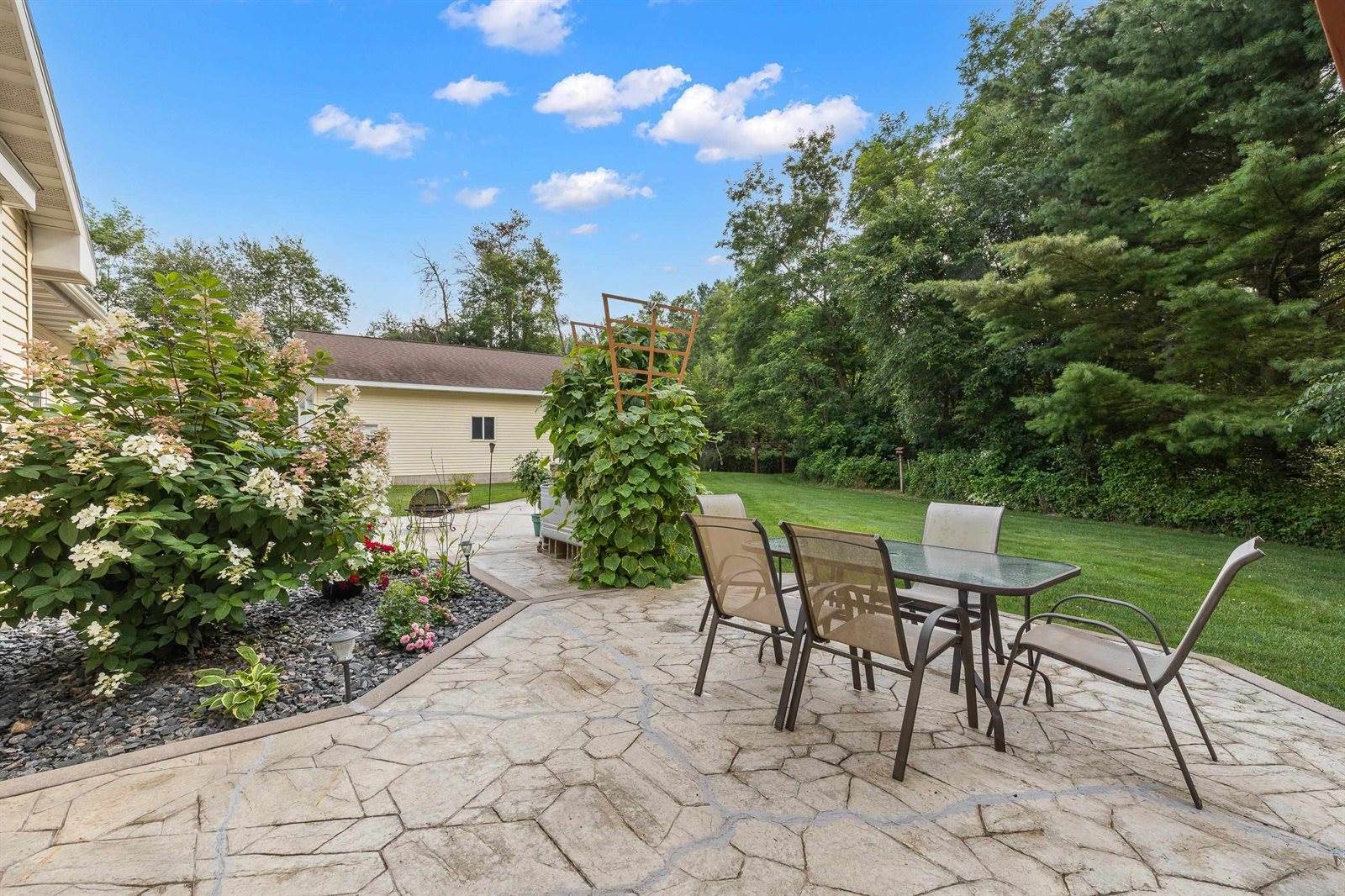 1868 Serafin Court, Junction City, WI 54443