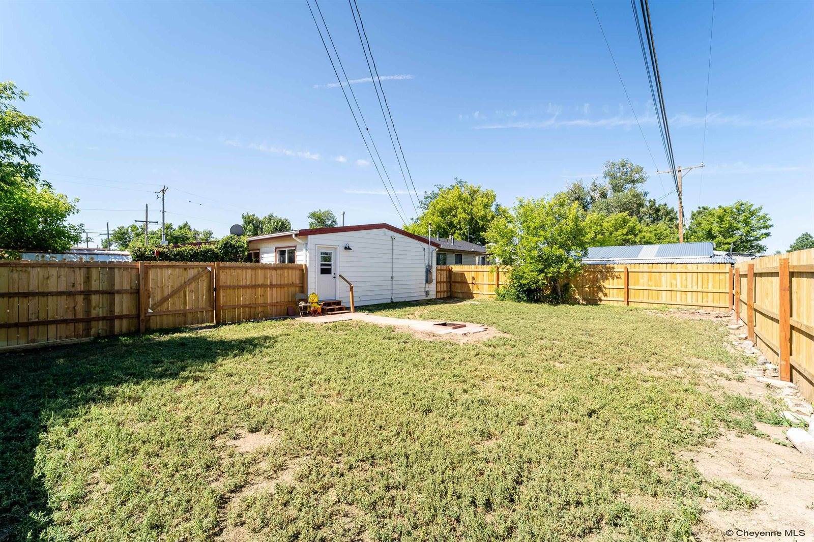 1106 Leisher Rd, Cheyenne, WY 82007