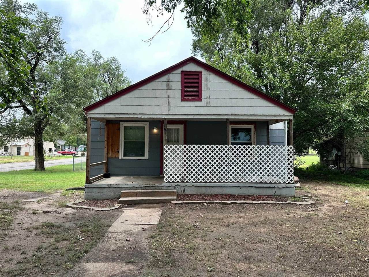 801 North 5th St, Arkansas City, KS 67005