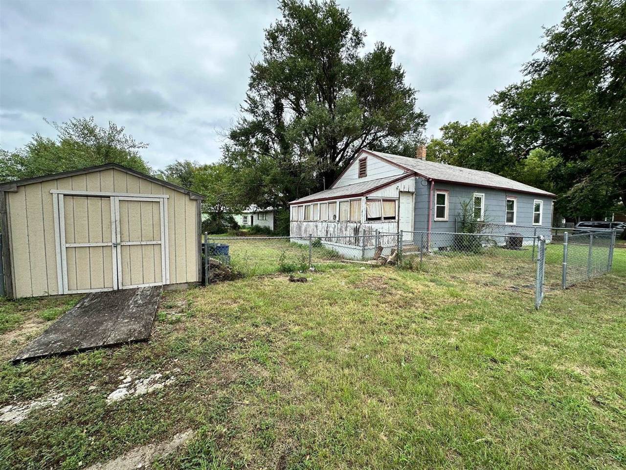 801 North 5th St, Arkansas City, KS 67005