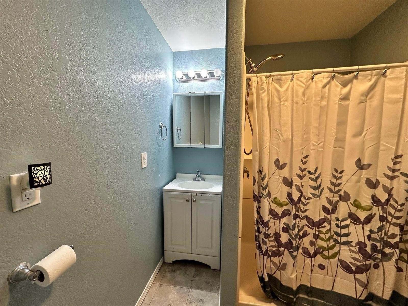 801 North 5th St, Arkansas City, KS 67005