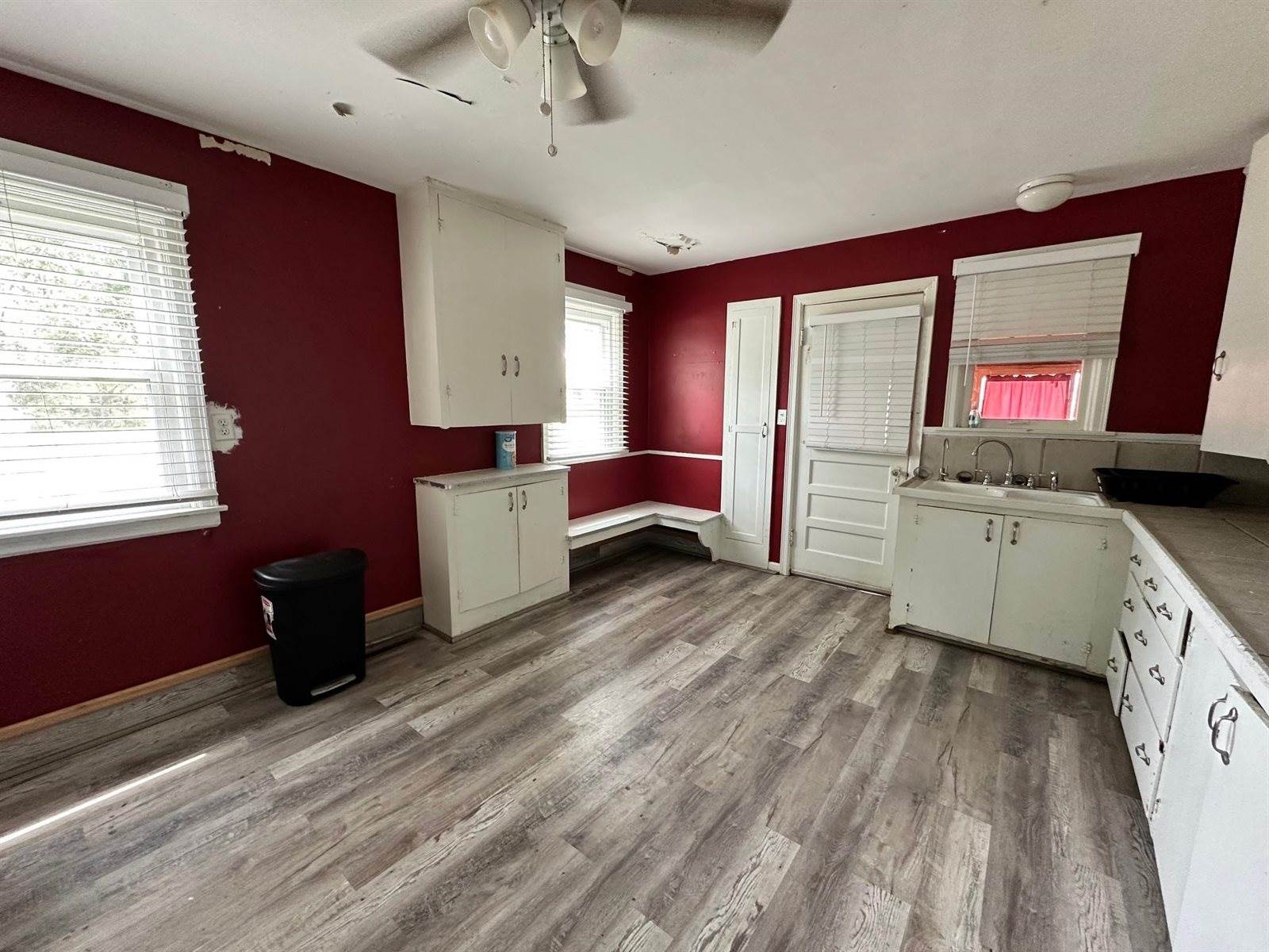 801 North 5th St, Arkansas City, KS 67005