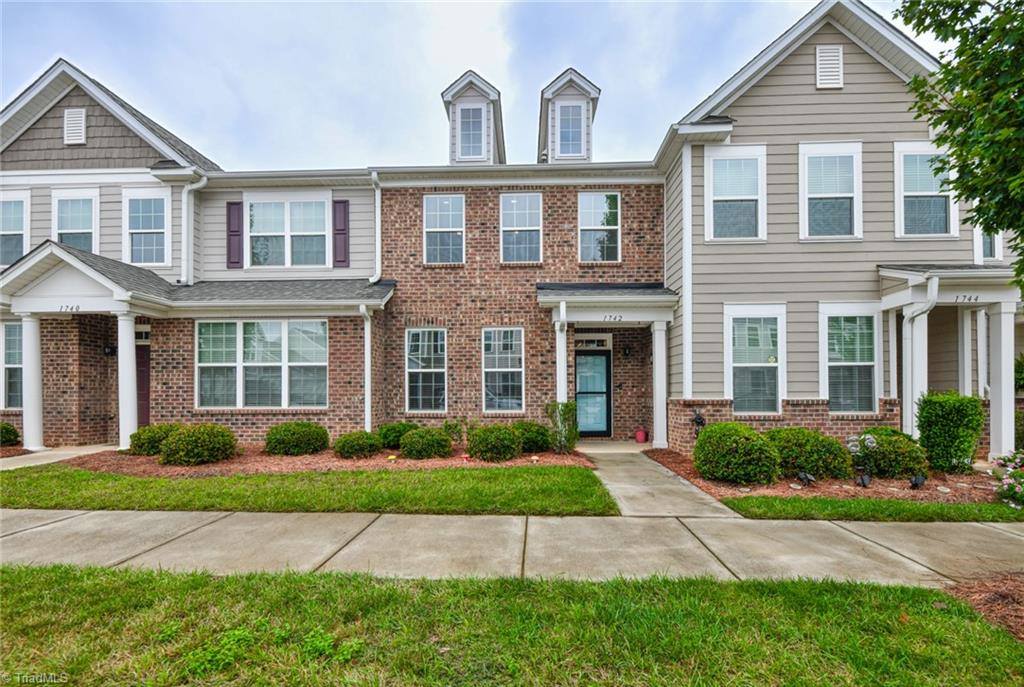 1742 Eastfall Street, Kernersville, NC 27284