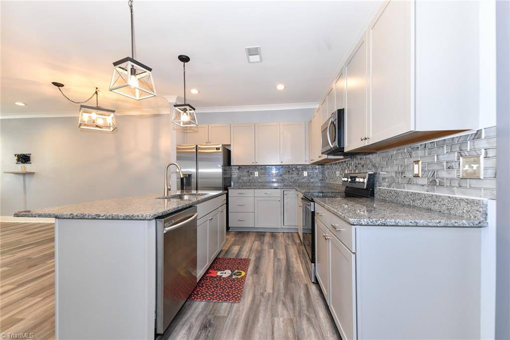 1742 Eastfall Street, Kernersville, NC 27284