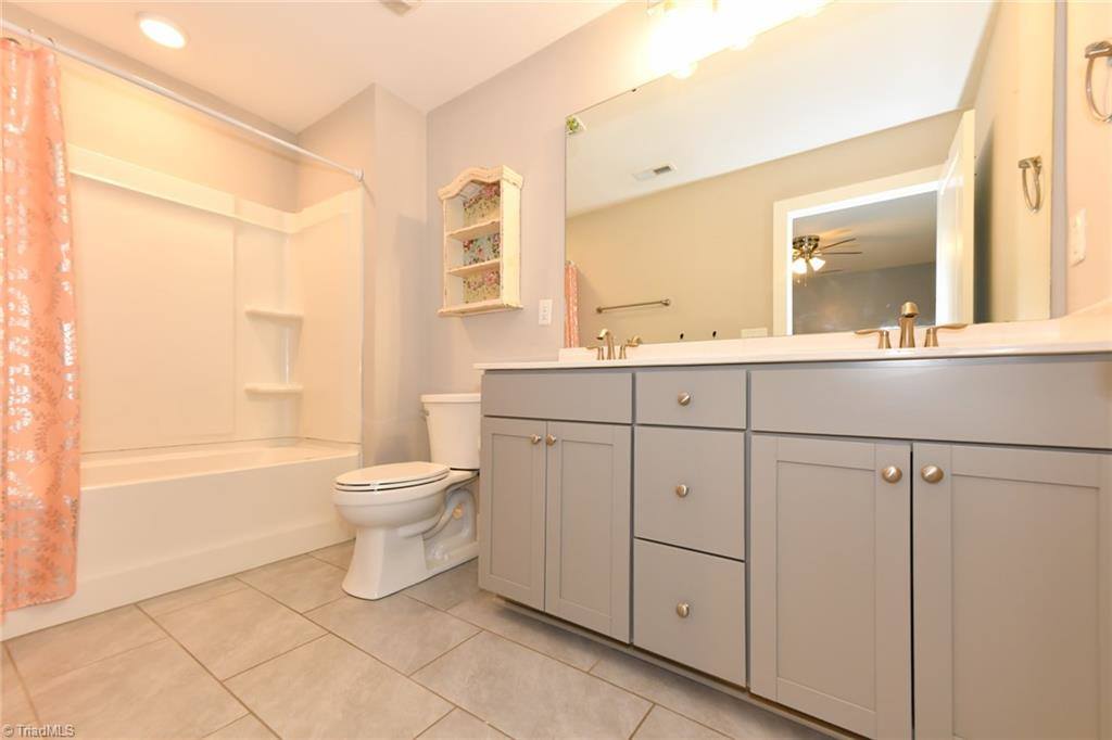 1742 Eastfall Street, Kernersville, NC 27284