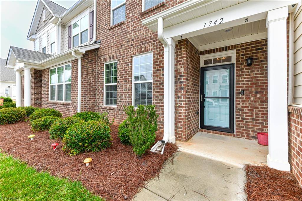 1742 Eastfall Street, Kernersville, NC 27284