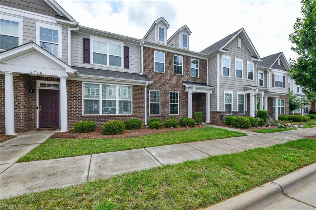 1742 Eastfall Street, Kernersville, NC 27284