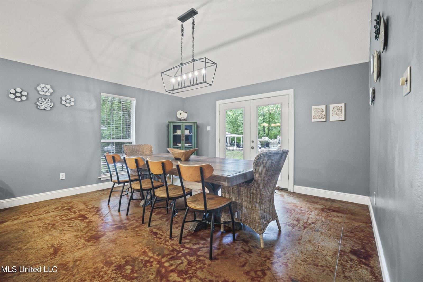 1400 Mary Street, Ocean Springs, MS 39564