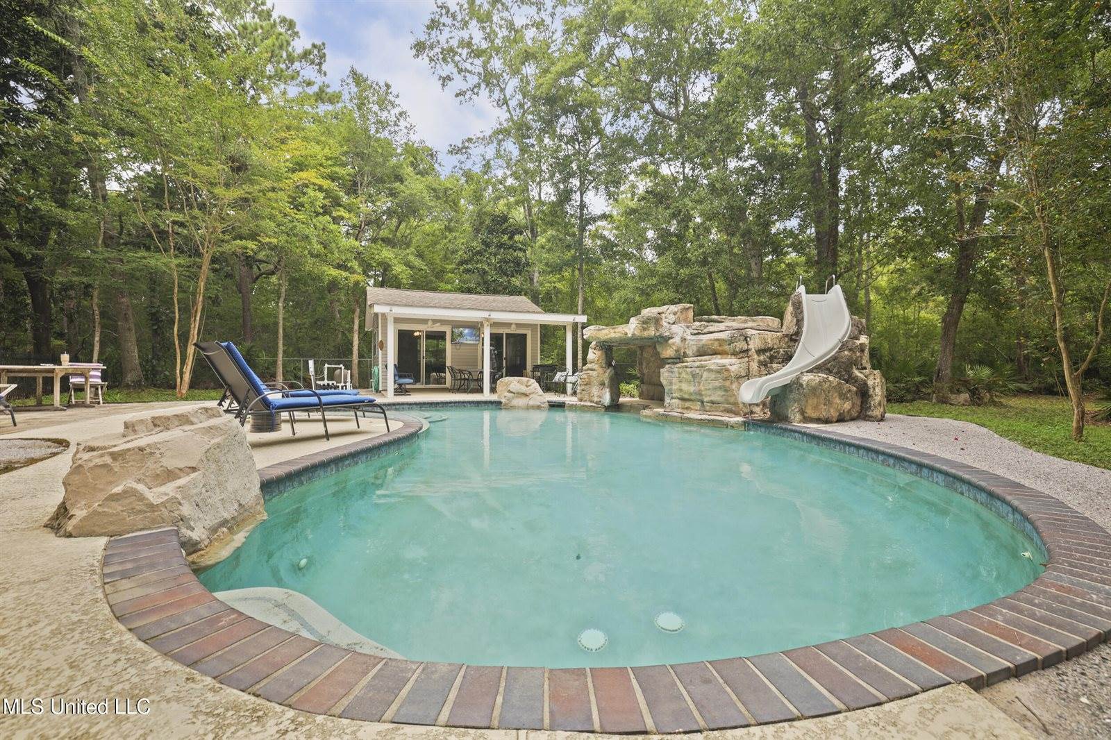 1400 Mary Street, Ocean Springs, MS 39564