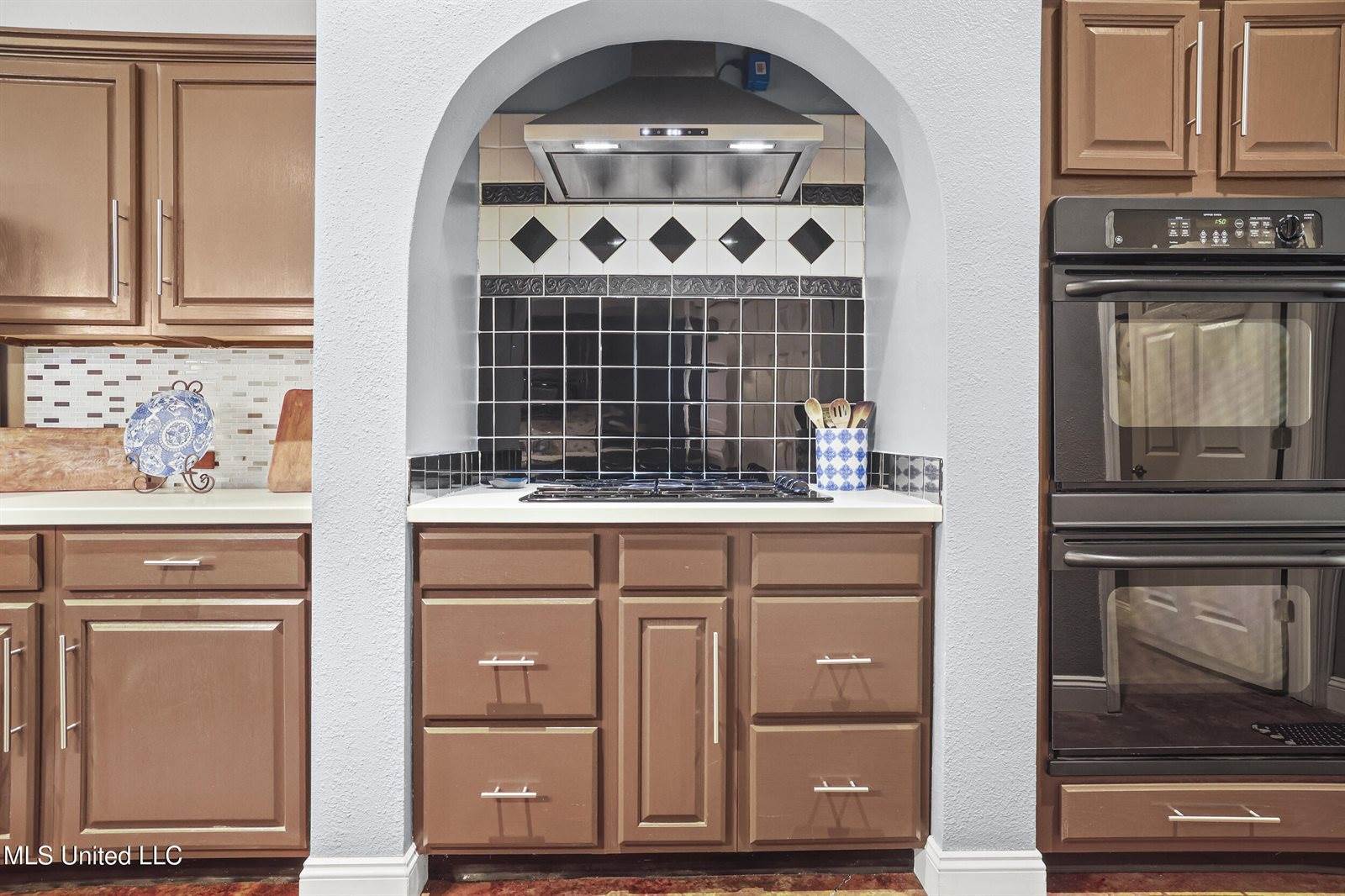 1400 Mary Street, Ocean Springs, MS 39564