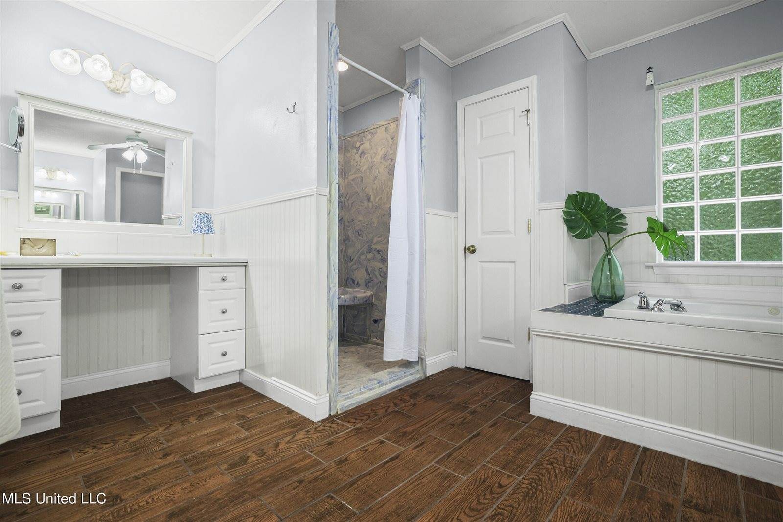 1400 Mary Street, Ocean Springs, MS 39564