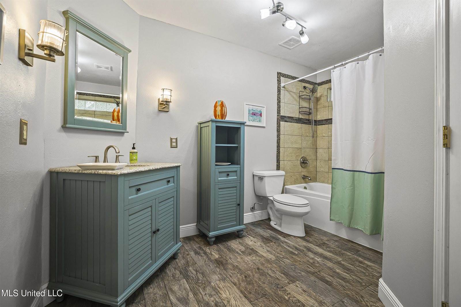 1400 Mary Street, Ocean Springs, MS 39564