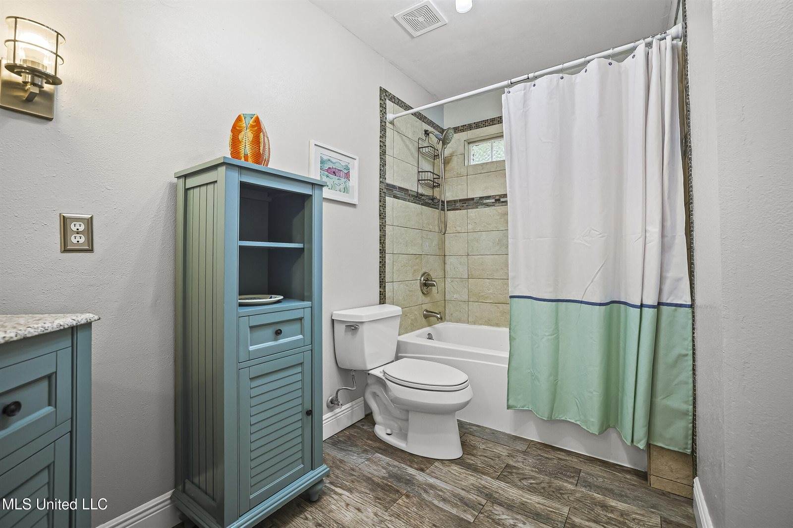 1400 Mary Street, Ocean Springs, MS 39564