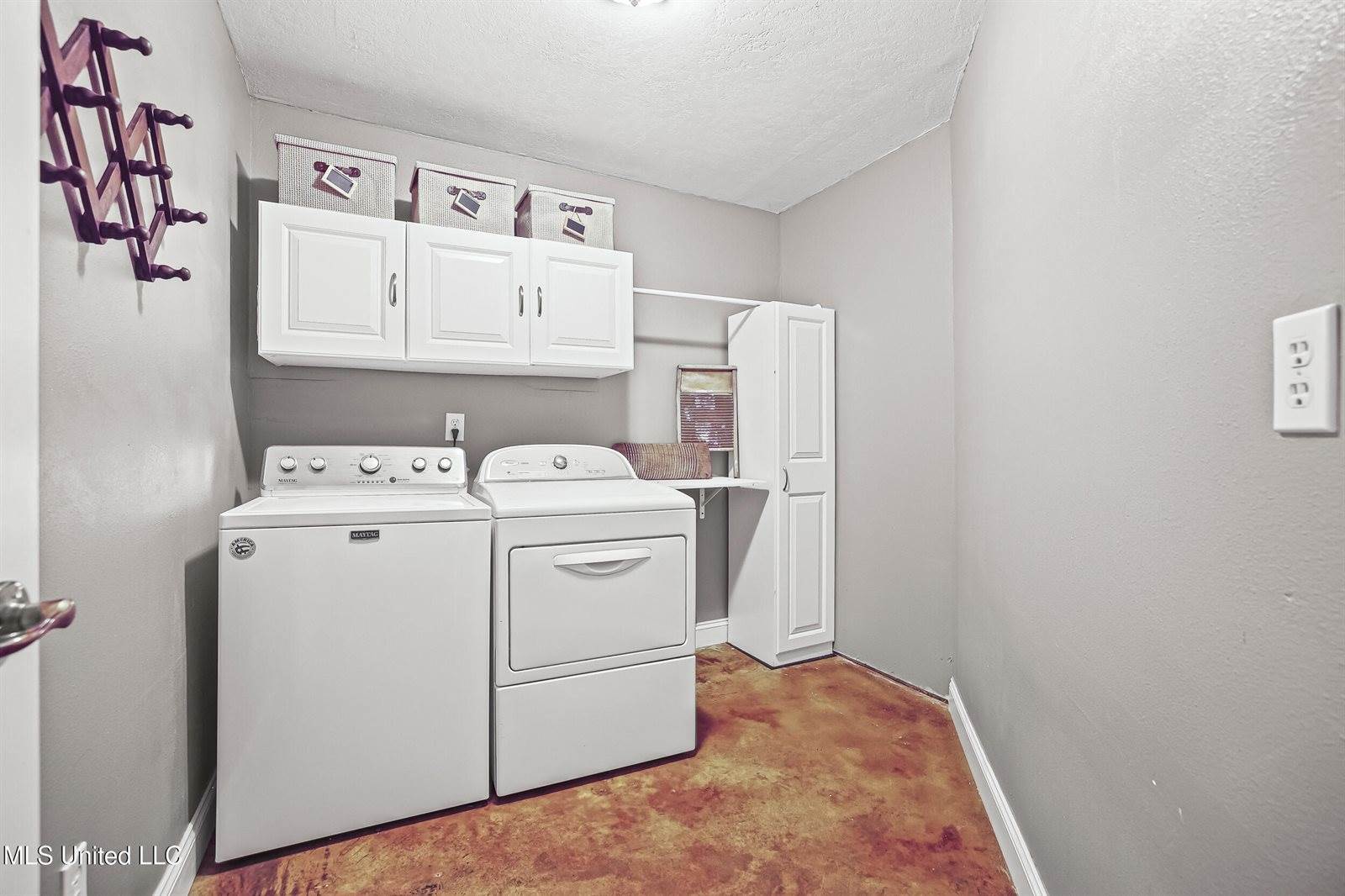 1400 Mary Street, Ocean Springs, MS 39564