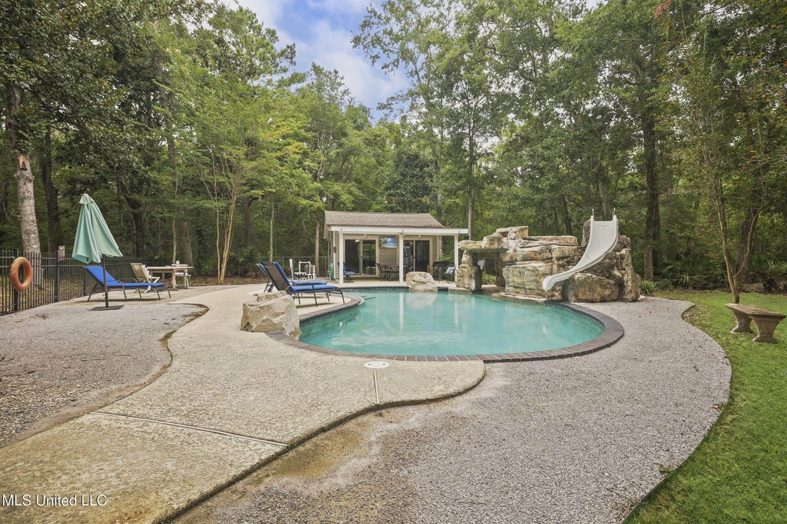 1400 Mary Street, Ocean Springs, MS 39564