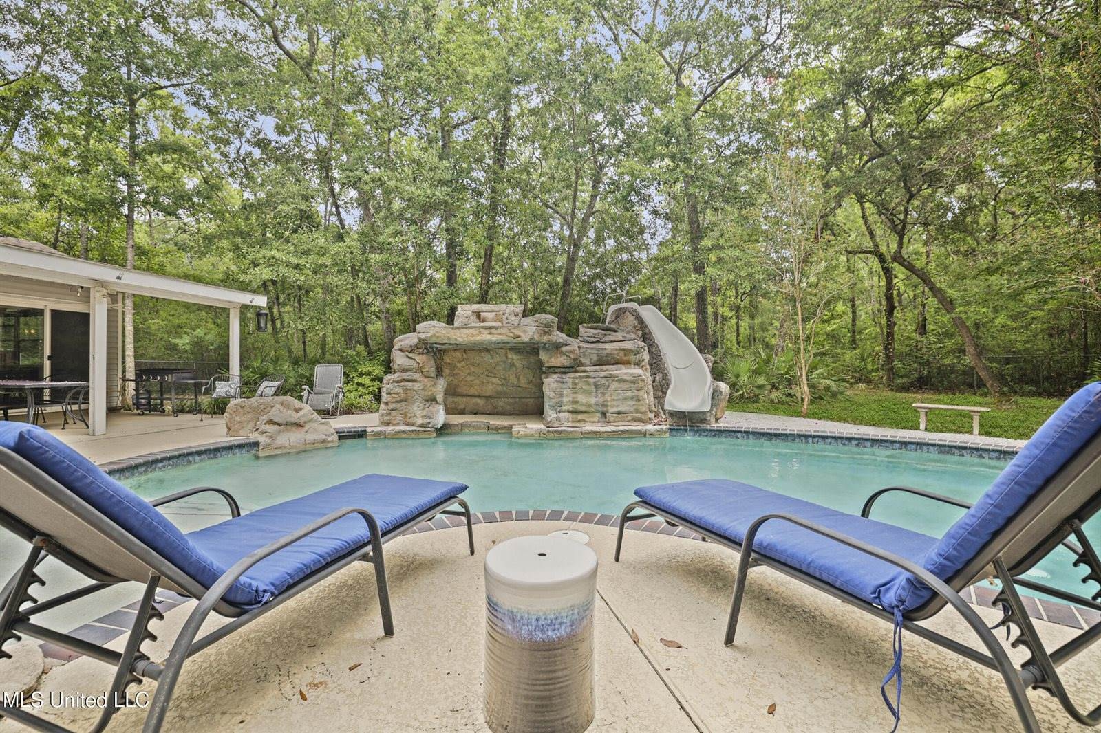 1400 Mary Street, Ocean Springs, MS 39564