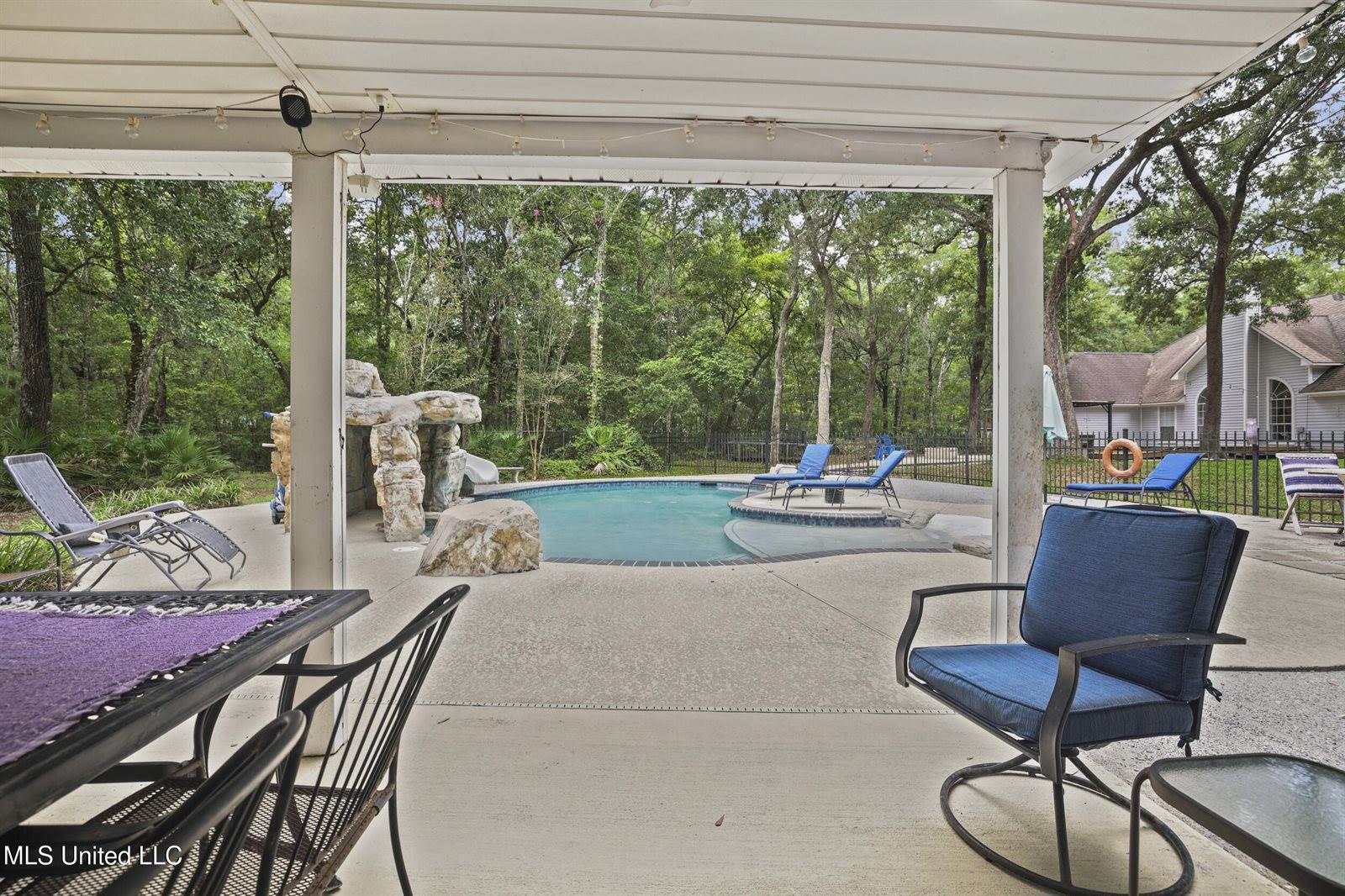 1400 Mary Street, Ocean Springs, MS 39564