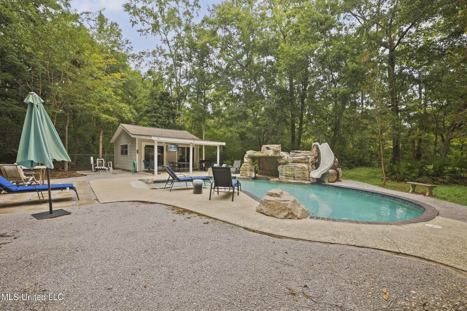 1400 Mary Street, Ocean Springs, MS 39564