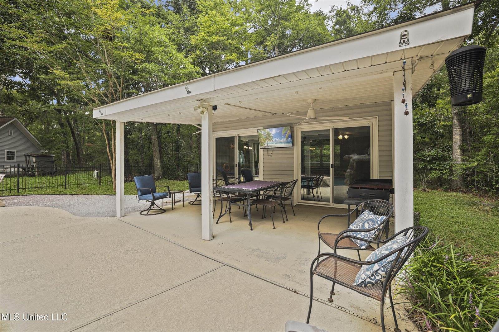 1400 Mary Street, Ocean Springs, MS 39564