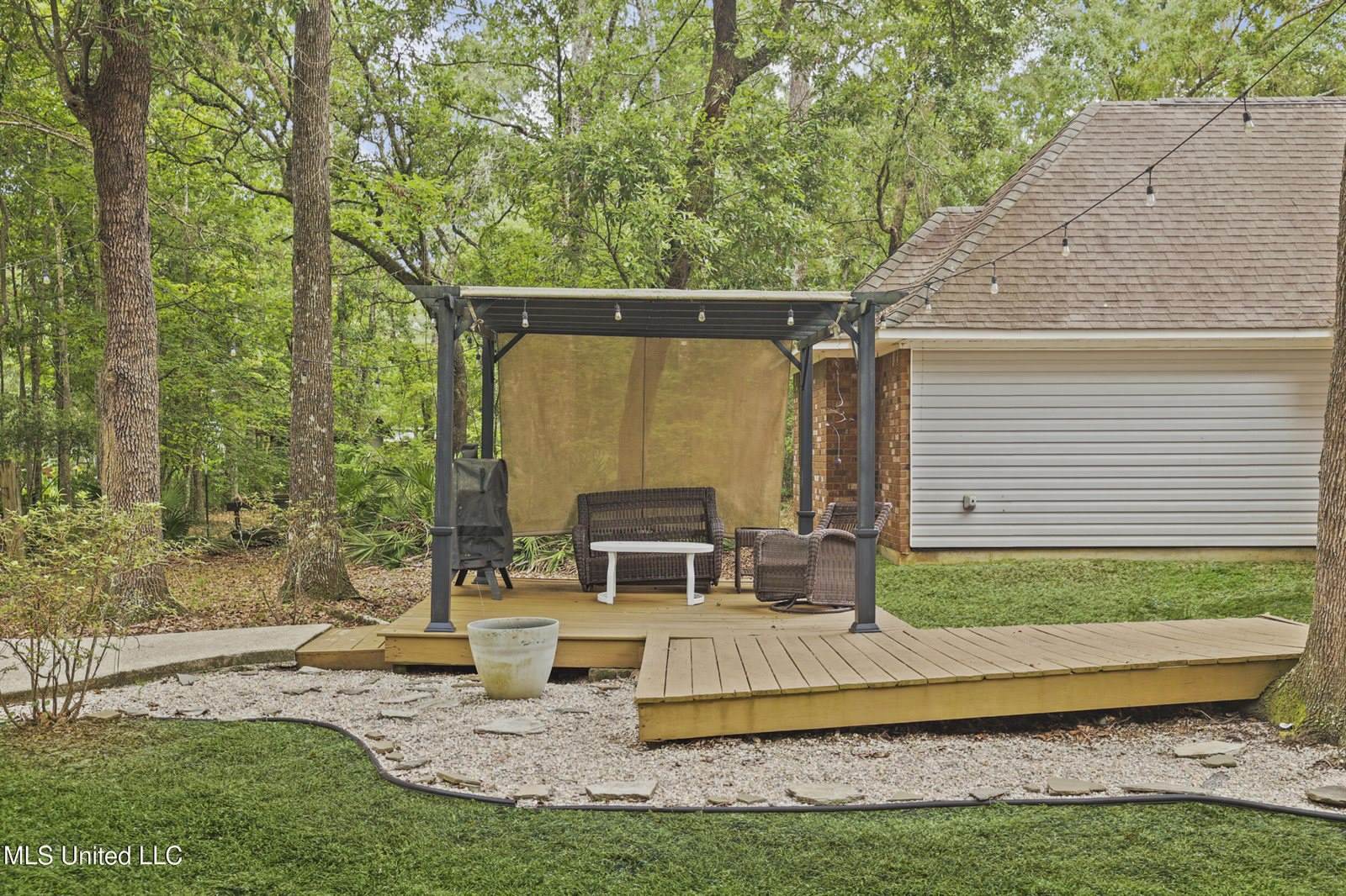 1400 Mary Street, Ocean Springs, MS 39564