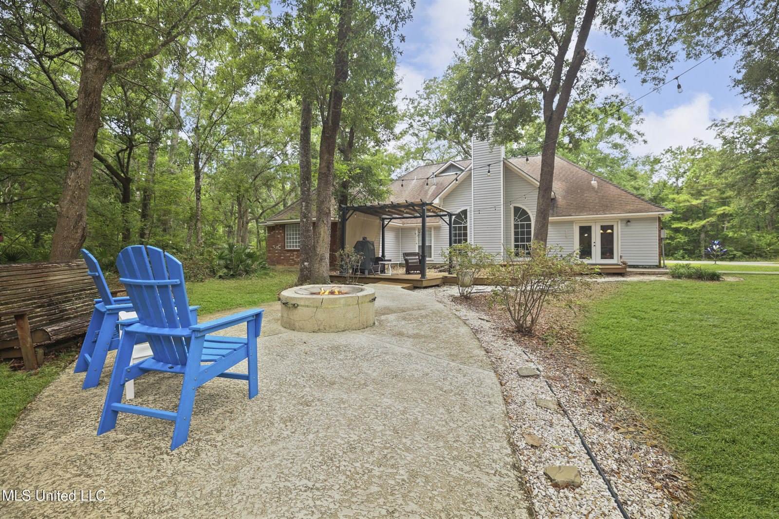 1400 Mary Street, Ocean Springs, MS 39564