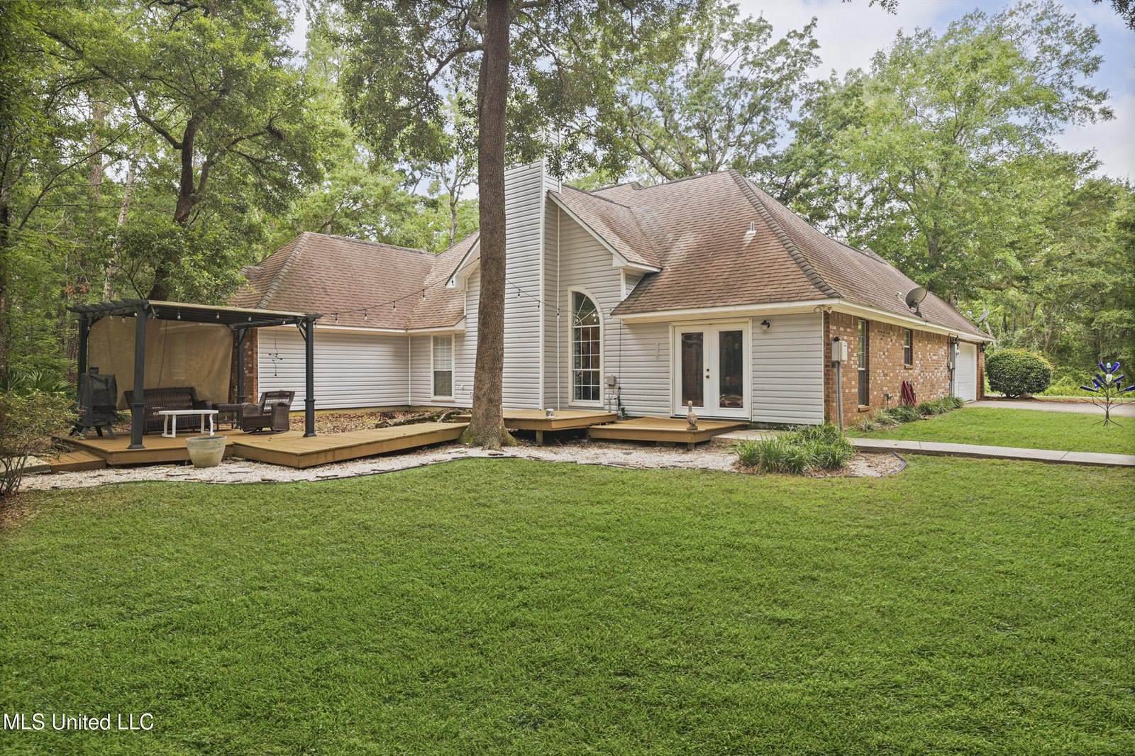 1400 Mary Street, Ocean Springs, MS 39564