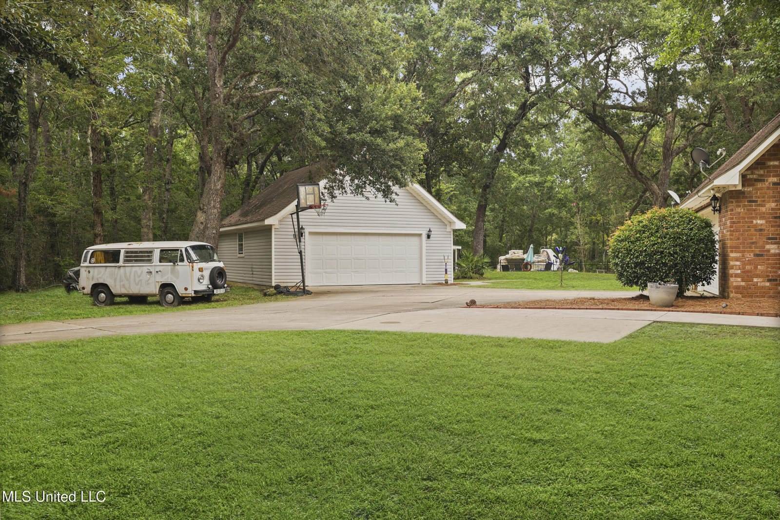 1400 Mary Street, Ocean Springs, MS 39564