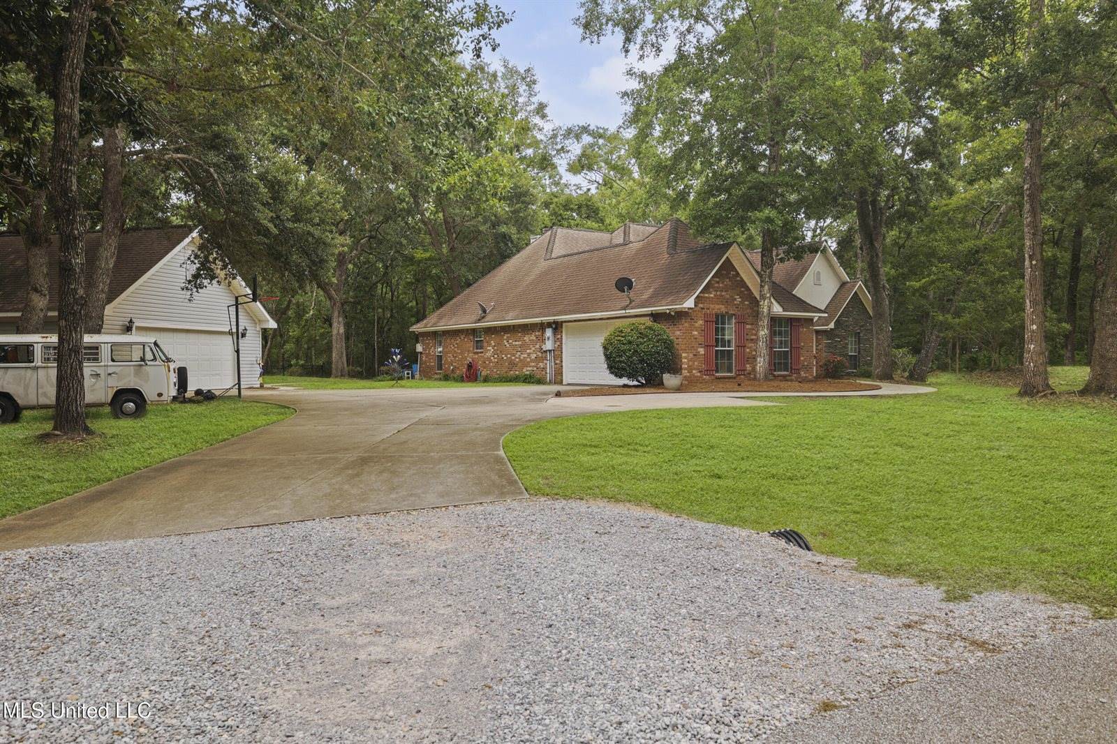 1400 Mary Street, Ocean Springs, MS 39564