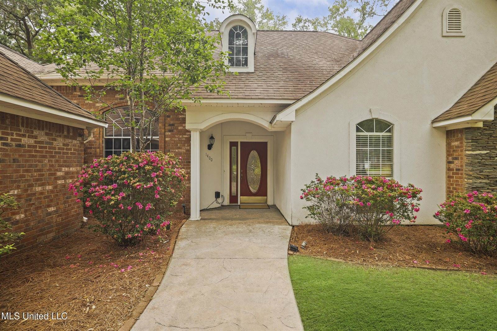 1400 Mary Street, Ocean Springs, MS 39564