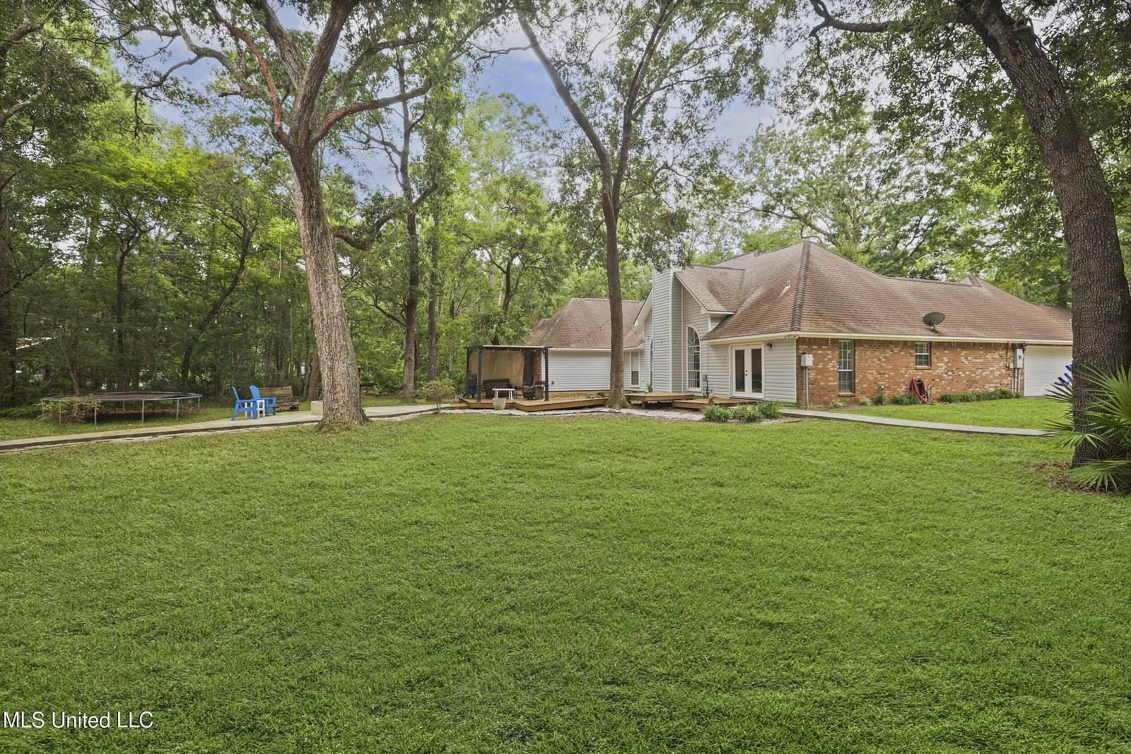 1400 Mary Street, Ocean Springs, MS 39564