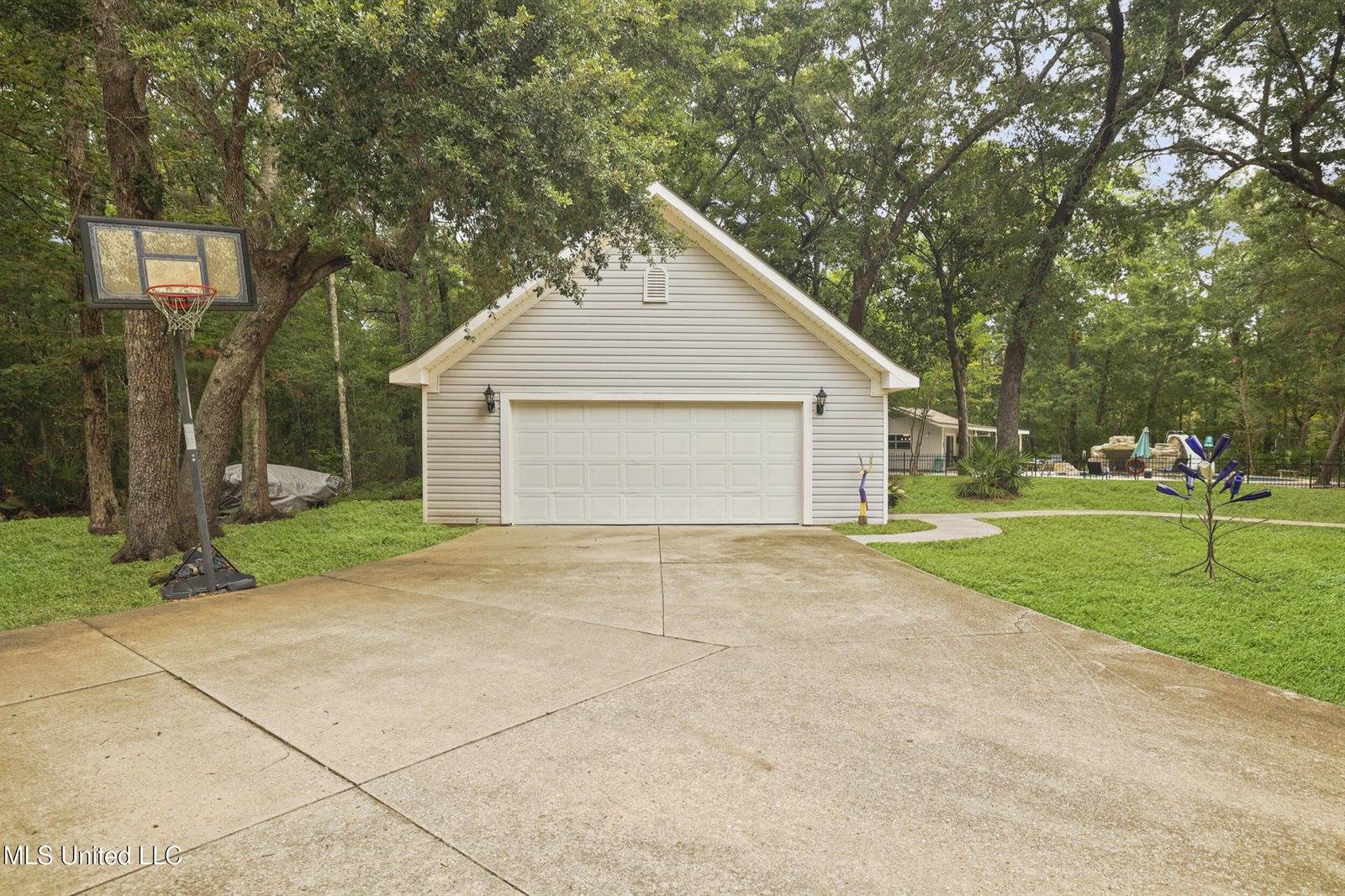 1400 Mary Street, Ocean Springs, MS 39564