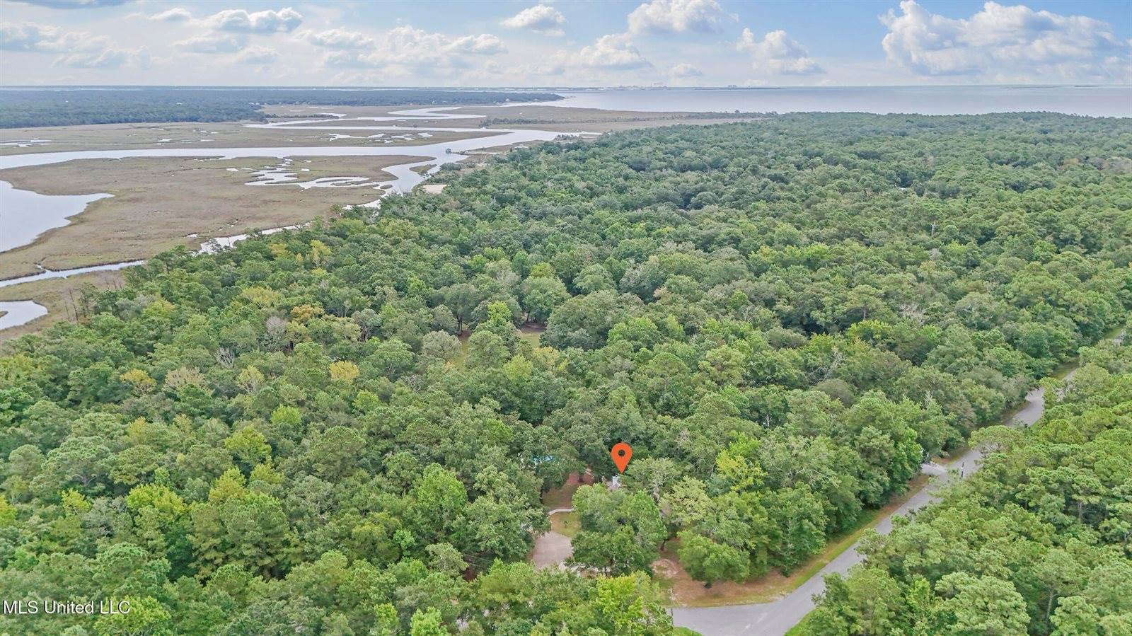 1400 Mary Street, Ocean Springs, MS 39564