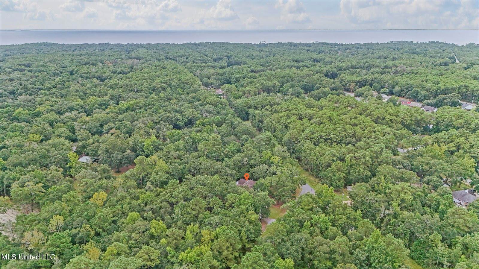 1400 Mary Street, Ocean Springs, MS 39564