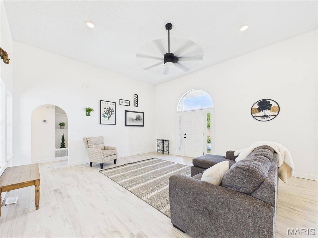 102 Opal Street, Saint Robert, MO 65584