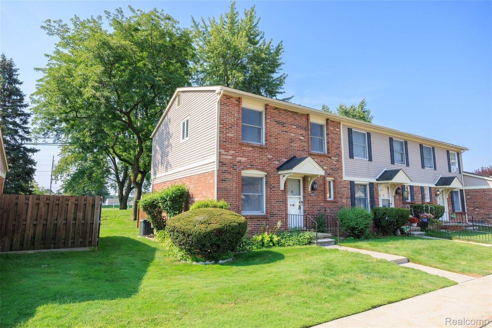 19932 S Great Oaks Circle, ClintonCharterTownship_Macomb, MI 48036