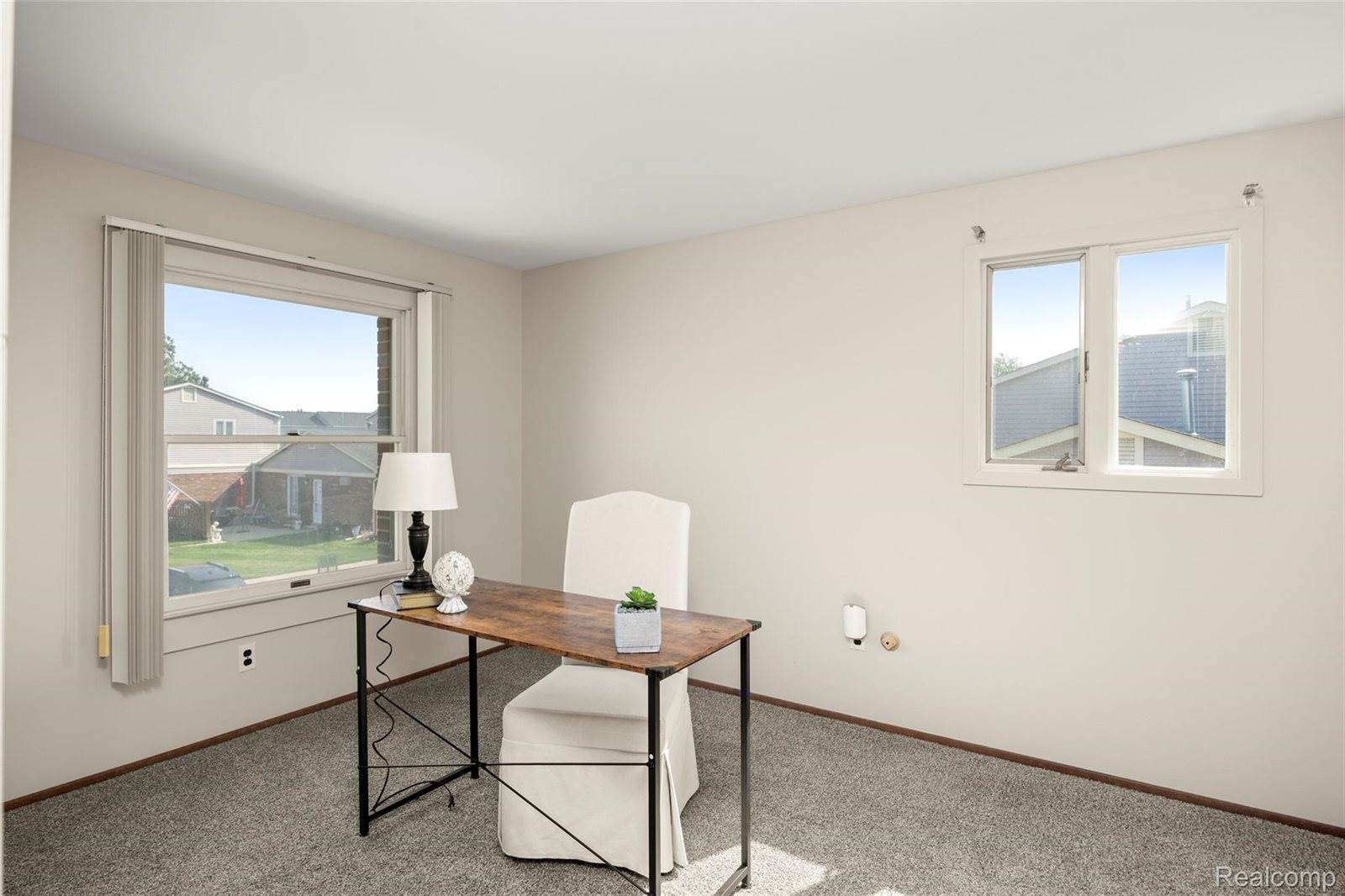 19932 S Great Oaks Circle, ClintonCharterTownship_Macomb, MI 48036