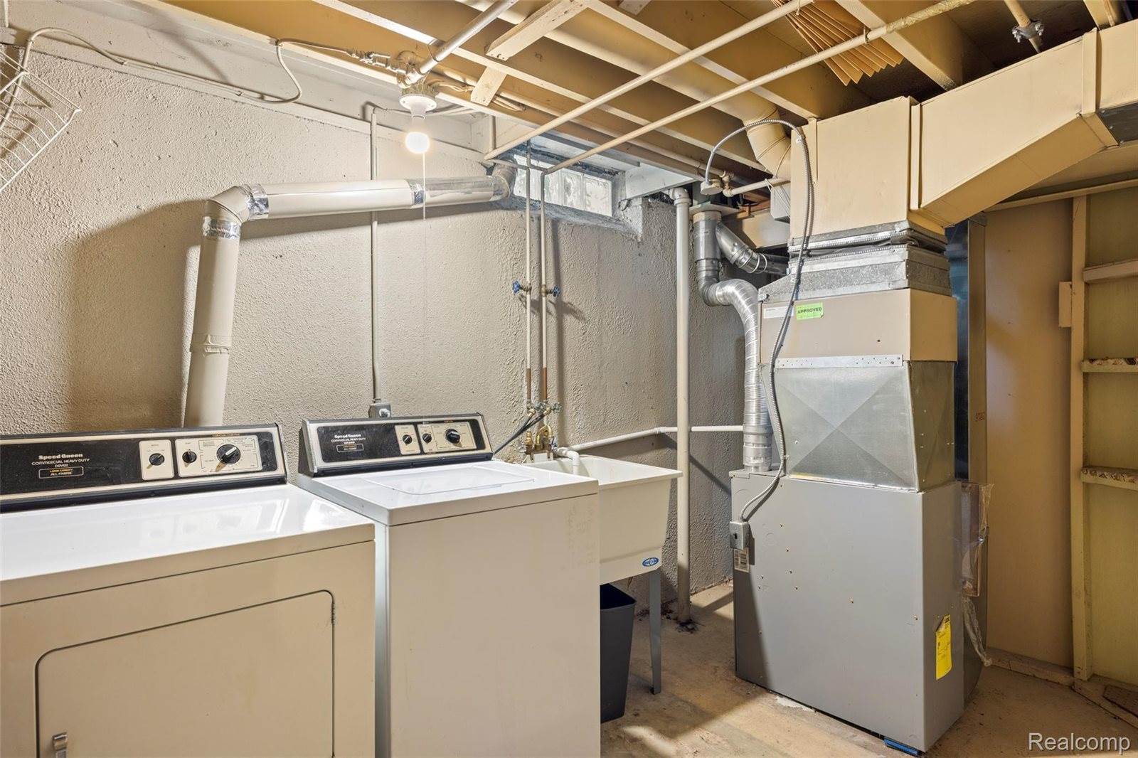 19932 S Great Oaks Circle, ClintonCharterTownship_Macomb, MI 48036