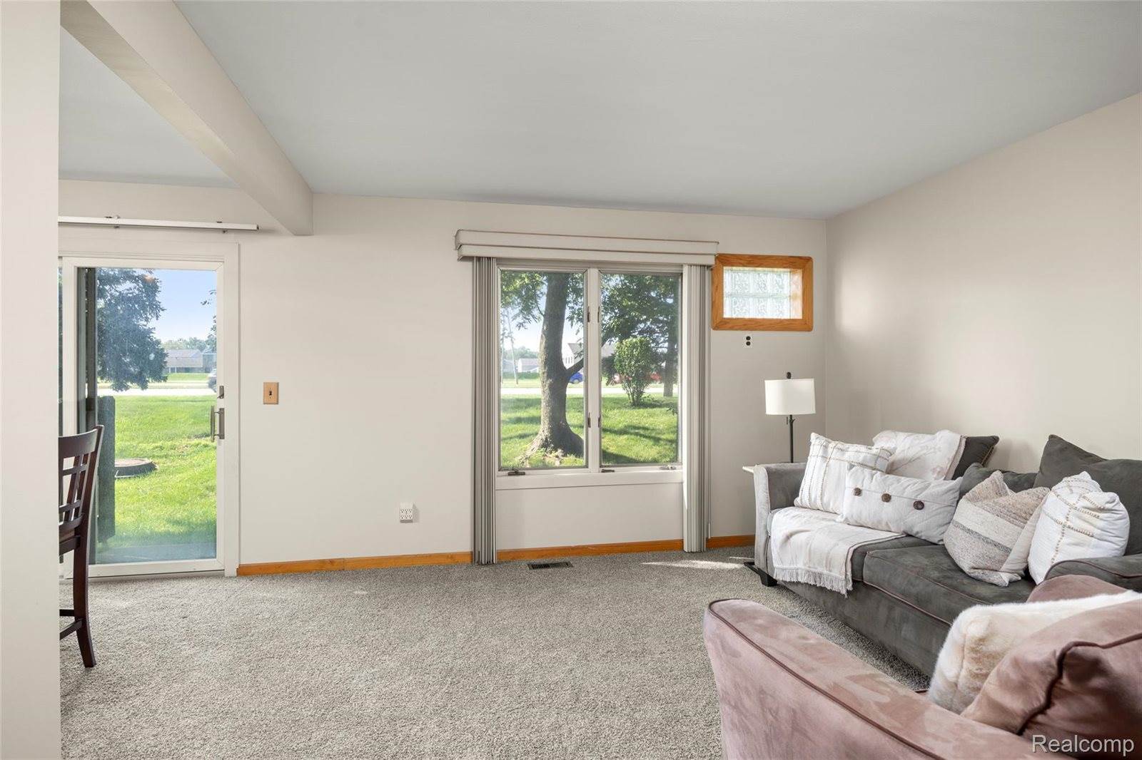 19932 S Great Oaks Circle, ClintonCharterTownship_Macomb, MI 48036