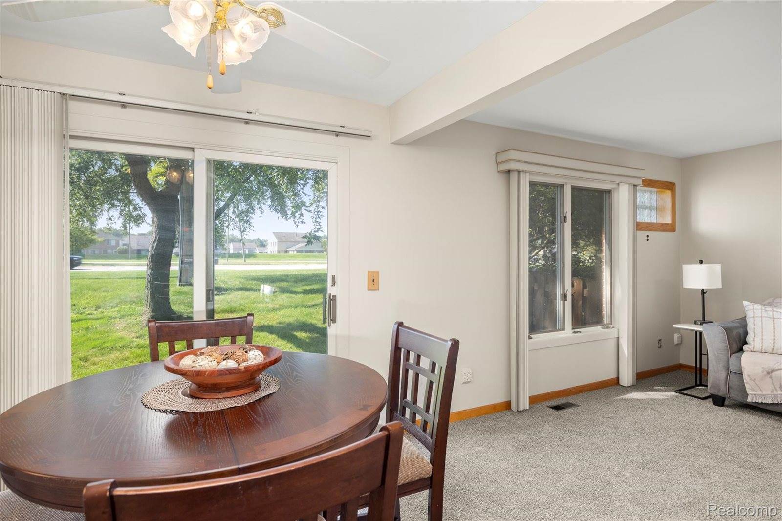 19932 S Great Oaks Circle, ClintonCharterTownship_Macomb, MI 48036